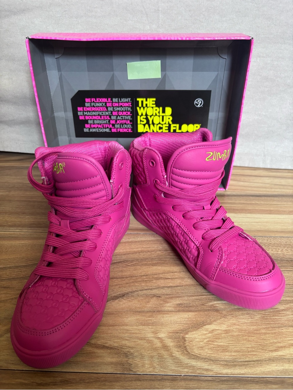 Zumba Fitness Bright Street Boss Pink High-Top Dance Sneakers size 6